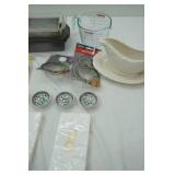 Sandwich Containers, Bread Pans, Pyrex Measuring Cup, Ceramic Gravy Boat, Pineapple Napkins, Mesh Strainers, Chinese dishes
