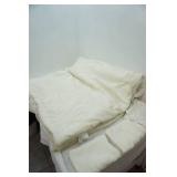 Berkshire Comforter and 2 Pillow Shams, 1 pillow case & linen bag