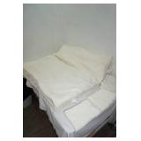 Berkshire Comforter and 2 Pillow Shams, 1 pillow case & linen bag