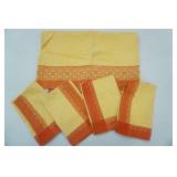 Tablecloth & Napkins