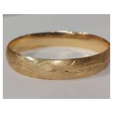 14K Gold Engraved Hinged Bangle Bracelet