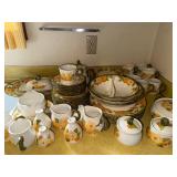 Metlox Poppy Trail Sculptured Zinnia Dinnerware Set