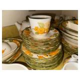 Metlox Poppy Trail Sculptured Zinnia Dinnerware Set