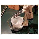 Vintage Sunbeam Stand Mixer with Glass and Milk Glass Bowls