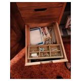 Vintage Singer Sewing Machine with Integrated Wooden Sewing Cabinet