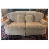 Elegant Pearson Loveseat Sofa with Classic Floral Upholstery