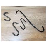 4 metal double hooks