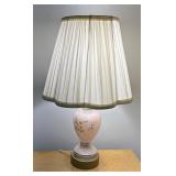 Dainty Vintage Pfatzgraff Tea Rose Lamp