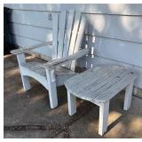 Pretty Patio Chair with Side Table