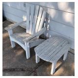 Pretty Patio Chair with Side Table