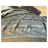 Set of 4 Bridgestone Blizzak DM-V2 Studless Winter Tires 225/65R17