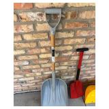 Set of 3 Snow Shovels with Ergonomic Handles