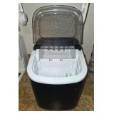 Aglucky HZB-12/H Portable Ice Maker in Black