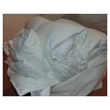 Extra Warm Down Alternative Duvet Comforter Insert by King - Cal King UPC 810098936736