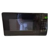 Mainstays |  0.7 Cu ft Countertop Microwave Oven, 700 Watts, Black