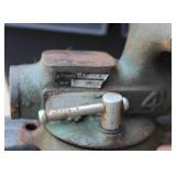 Swiveling Anvil 4" Vise - Duracraft MV-440 very good condition