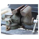 Swiveling Anvil 4" Vise - Duracraft MV-440 very good condition