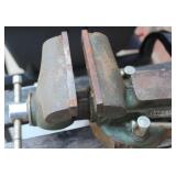 Swiveling Anvil 4" Vise - Duracraft MV-440 very good condition
