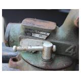 Swiveling Anvil 4" Vise - Duracraft MV-440 very good condition