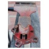 Swivel Bench Vise 4"