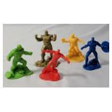 40 Piece Marvel Avengers Dioramas - Plastic