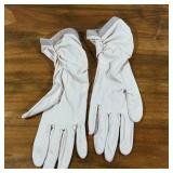 Vintage Ladies Beige Dress Gloves