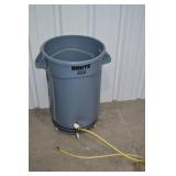 Brute Garbage Can On Wheels With Valve