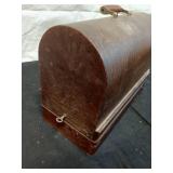 Vintage Singer Sewing Machine with Wooden Case