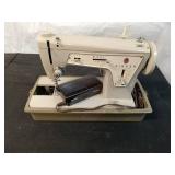 Vintage Singer Sewing Machine Model BZ6 60-8 with Case and Pedal