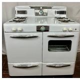 Universal Gas Stove circa 1950 Made in Chicago IL