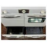 Universal Gas Stove circa 1950 Made in Chicago IL