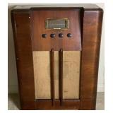 Montgomery Ward Air Wave Loop Ariel System Radio