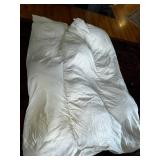 60x80 Queen Size White Goose Down Comforter by Pillowtex