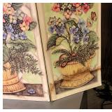 Pretty Petite Floral Design Decorative Screen