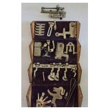 Vintage Singer Sewing Machine in Cabinet