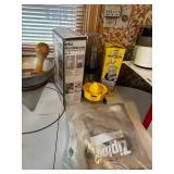 Kitchen Appliance Set: Aluminum Strainer, Braun Handblender, Osterizer Mini-Blend, Citrus Juicer