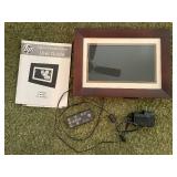 HP 7" Digital Photo Frame with Accessories