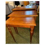 Set of 3 Nesting Tables with Turned Legs in Oak Finish