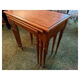 Set of 3 Nesting Tables with Turned Legs in Oak Finish