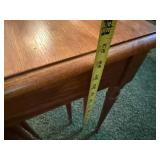 Set of 3 Nesting Tables with Turned Legs in Oak Finish