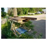 Globe International 1000 lb Electric/Hydraulic Scissors Lift Table