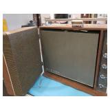 ZENITH HI FI 6 SPEAKER STEREOPHONIC SOLID STATE RECORD PLAYER