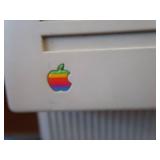 VINTAGE MACINTOSH SE COMPUTER