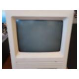 VINTAGE MACINTOSH SE COMPUTER