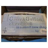 3 DAISY AND BUTTON PATTERN SNACK SETS