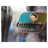 2 SNARE DRUMS WITH CASES