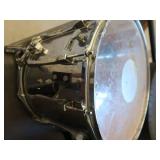 2 SNARE DRUMS WITH CASES
