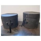 2 SNARE DRUMS WITH CASES