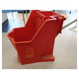 FREE STANDING MOP BUCKET