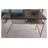 SMALL METAL STUDENT DESK